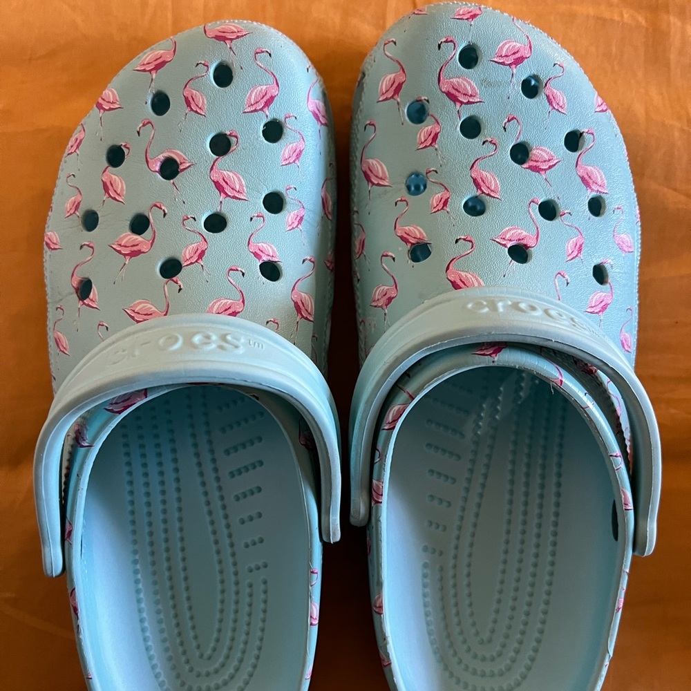 crocs